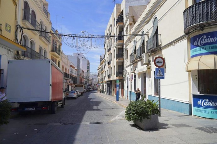 Calle La Mina, en Alcalá de Guadaíra.