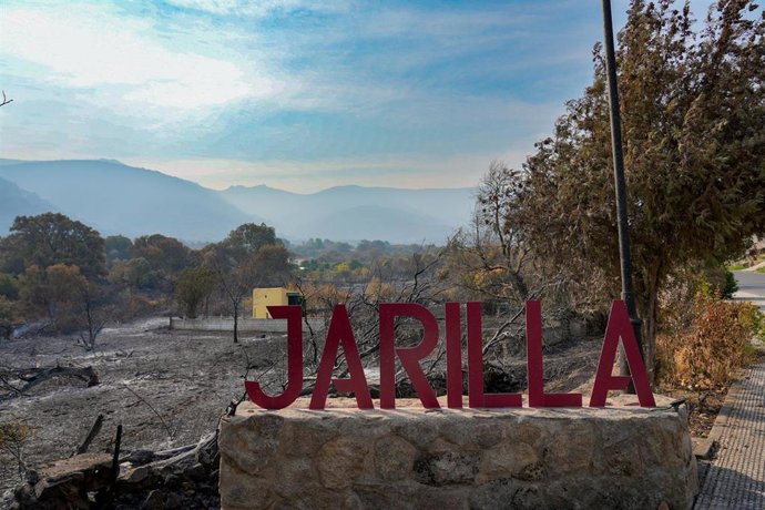 Cartel de Jarilla con los alrededores quemados