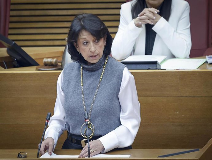 Archivo - La portavoz de Universidades del grupo popular en Les Corts, Lola Roch