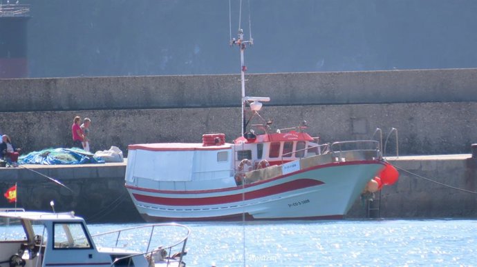 Embarcação de pesca afundada em Cedeira