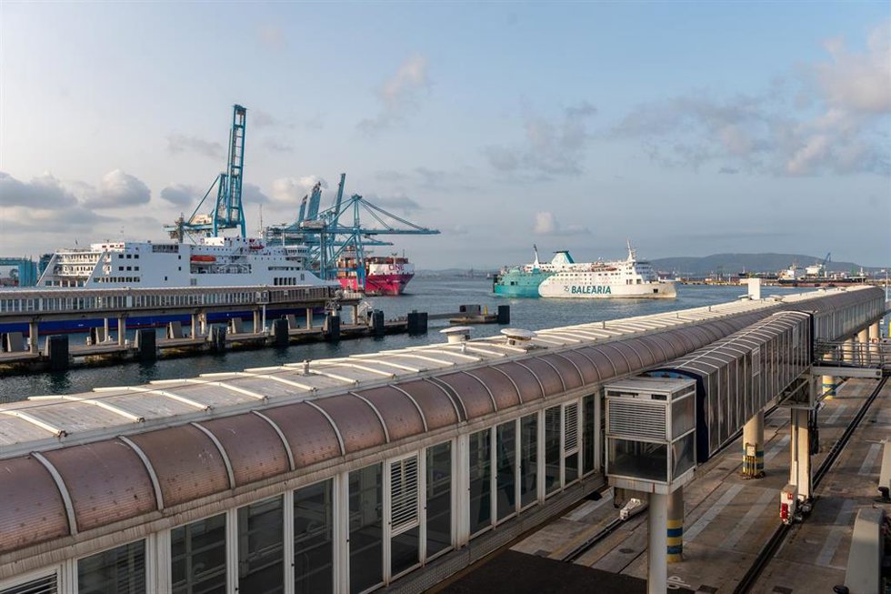 Vista del puerto de Algeciras durante la operación salida de la Operación Paso del Estrecho (OPE) 2025, en el puerto de Algeciras, a 3 de agosto de 2025, en Algeciras, Cádiz, Andalucía (España).
