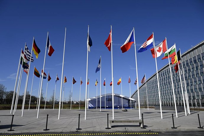 Archivo - 04 April 2023, Belgium, Brussels: The empty mast waits for flag-raising ceremony for Finland's accession to NATO. Finland becomes the 31st member state of The North Atlantic Treaty Organization NATO. Photo: Emmi Korhonen/Lehtikuva/dpa