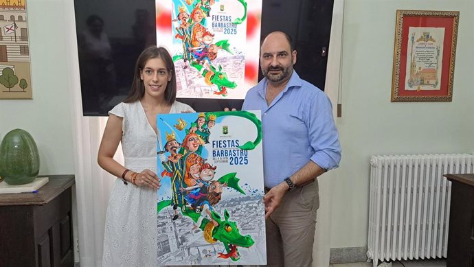 El alcalde de Barbastro, Fernando Torres, y la concejal de Fiestas, Lorena Espierrez, presentan el programa de las Fiestas en Honor de la Natividad de Nuestra Señora 2025