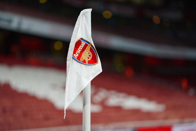 Archivo - Banderín del Arsenal en el Emirates Stadium