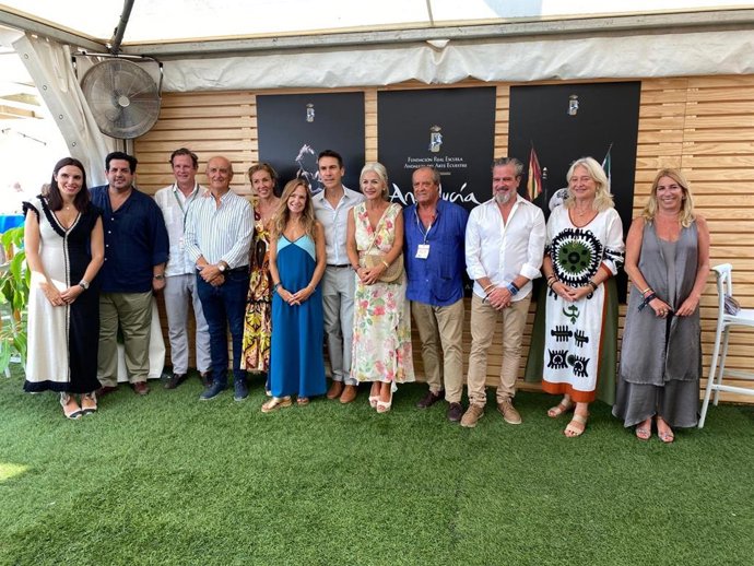 La consejera de Cultura y Deporte, Patricia Del Pozo, al inicio del segundo ciclo de las Carreras de Caballos de Sanlúcar de Barrameda.