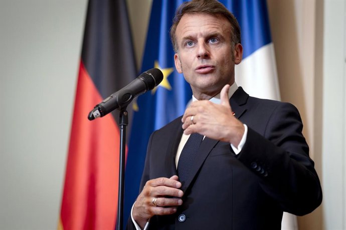 July 23, 2025, Berlin, Berlin, Deutschland: Emmanuel Macron beim Empfang des franzÃsischen Staatspräsidenten zu einem gemeinsamen Gespräch mit dem Bundeskanzler mit anschlieÃendem Pressestatement in der Borsig-Villa am Tegeler See. Berlin, 23.07.2025