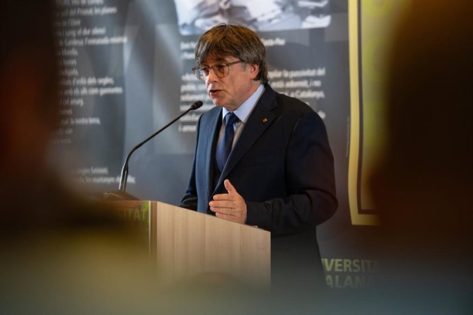 El president de Junts, Carles Puigdemont, durant una conferència, en el Liceu Renouvier, a 19 d'agost de 2025, a Prada de Conflent (França). Puigdemont participa en la 57ª edició de la Universitat Catalana d?Estiu, on ha ofert una conferència