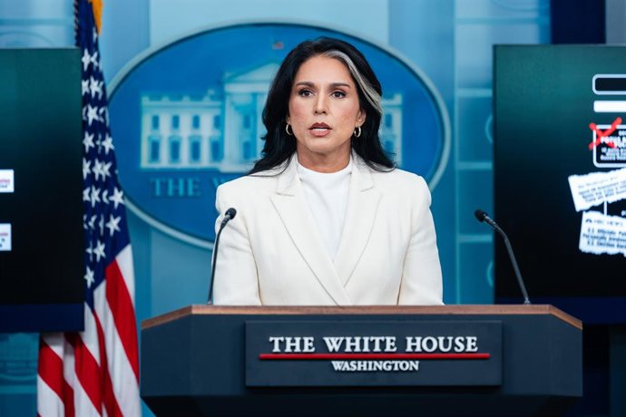 23 de julho de 2025, Washington, Distrito de Columbia, EUA: Tulsi Gabbard, Diretora de Inteligência Nacional (DNI), fala durante uma coletiva de imprensa na Sala de Briefing para a Imprensa James S. Brady da Casa Branca em Washington, DC, EUA, na quarta-f