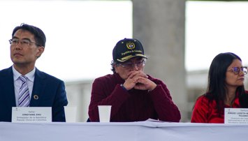 Política