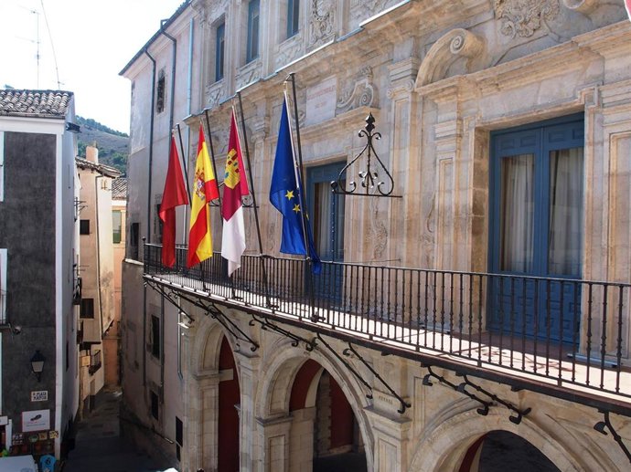 Archivo - Fachada del Ayuntamiento de Cuenca.