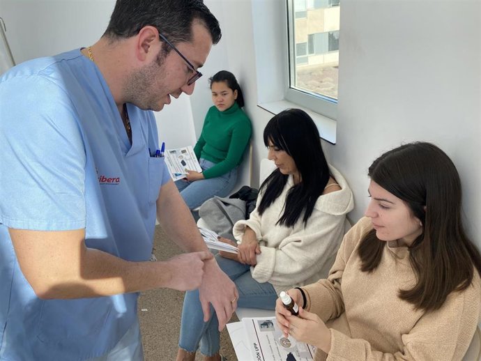 El Hospital del Vinalopó ofrece formación a más de 300 familias sobre cuidados en casa para que se sientan "preparadas"