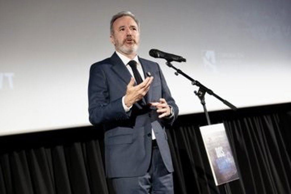 El presidente del Gobierno de Aragón, Jorge Azcón, en la presentación del documental de Aragon TV "Dos vidas" en homenaje a los dos guardias civiles asesinados por la banda terrorista ETA en Sallent de Gállego en 2000.