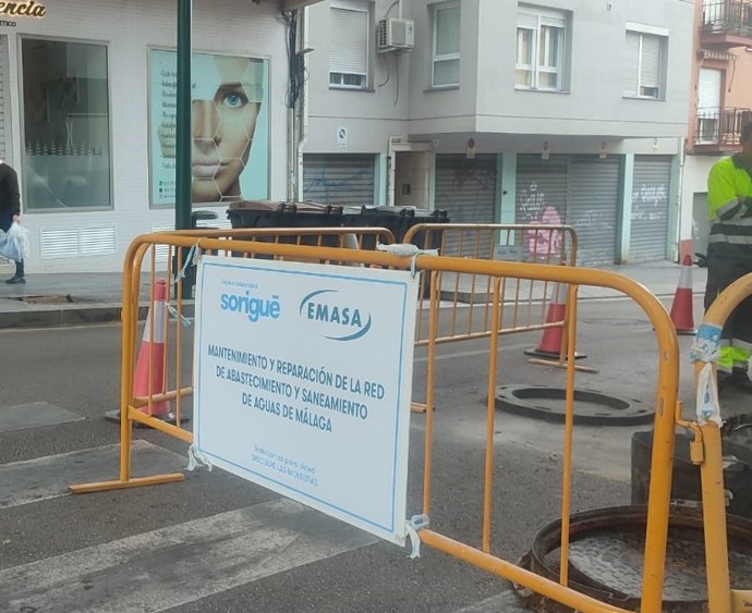 Archivo - Emasa obras calle Málaga.