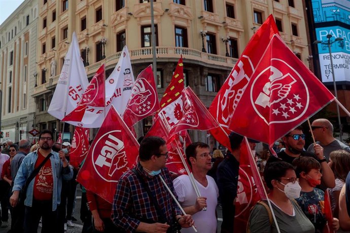 Archivo - Banderas de UGT