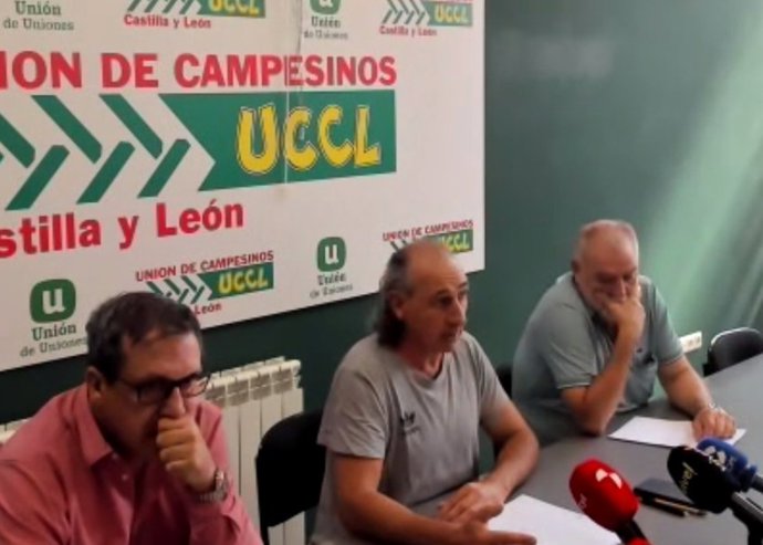 UCCL pide responsabilidades por las 150.000 hectáreas quemadas en CyL y crear una Mesa de Seguimiento y Reparación. En la foto, los tres dirigentes de la organización.