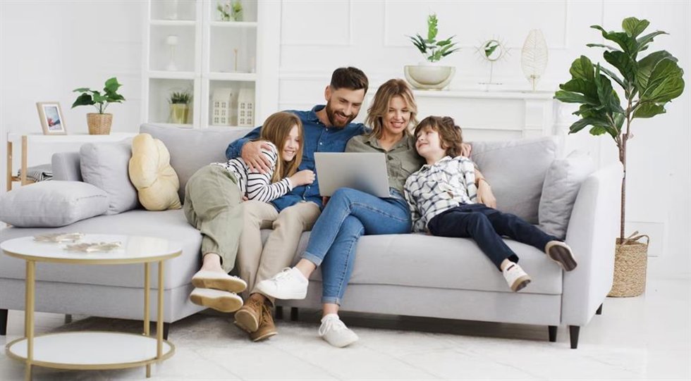 Fad y BBVA lanzan un videotutorial para fomentar el pensamiento crítico en las familias.