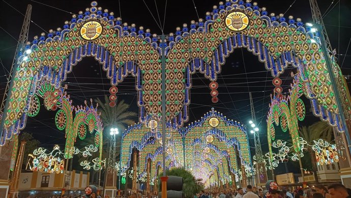 Archivo - Alumbrado de la Feria del Caballo 2025 en Jerez de la Frontera (Cádiz)
