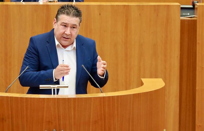 Archivo - Luis Mariano Santos durante una de sus intervenciones en las Cortes de Castilla y León