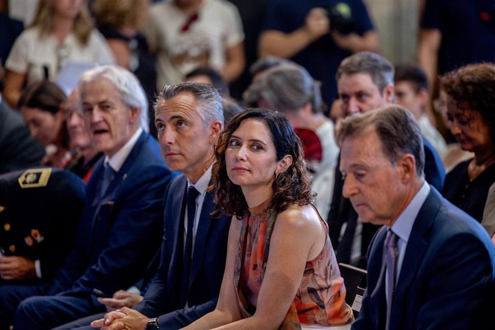 El consejero de Medio Ambiente, Agricultura e Interior de la Comunidad de Madrid, Carlos Novillo, y la presidenta de la Comunidad de Madrid, Isabel Díaz Ayuso, a 15 de agosto de 2025, en Madrid (España).