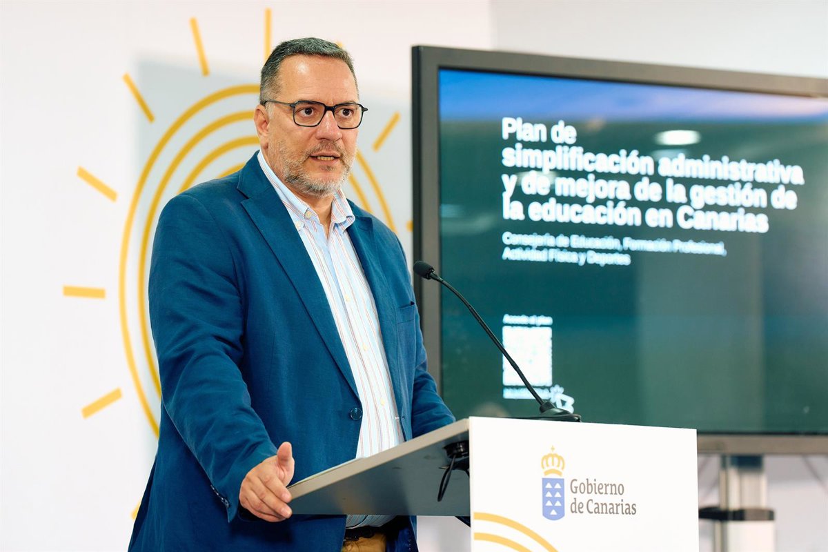 Educación reforzará con 700 docentes adicionales la plantilla del curso escolar 2025/2026