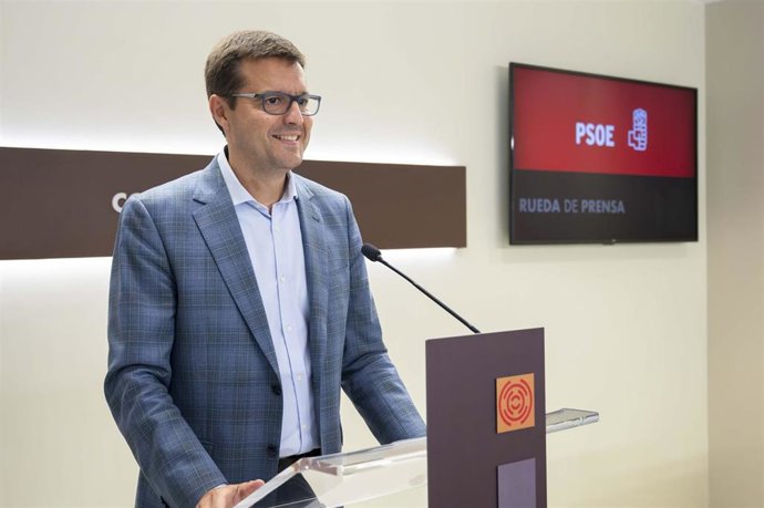 El diputado del PSOE en las Cortes de Aragón Óscar Galeano.
