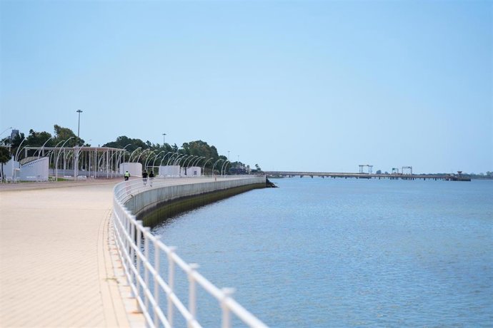 Archivo - Paseo de la Ría de Huelva.