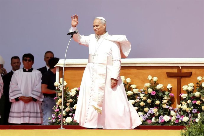 Giubileo dei Giovani : Papa Leone saluta i fedeli prima di lasciare Tor Vergata A?â' RomaA?â'Italia A?â' Domenica   3 Agosto 2025 