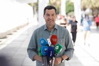 Juanma Moreno dice que no acudió al incendio de la Mezquita porque no es partidario de hacerse "fotos gratuitas"