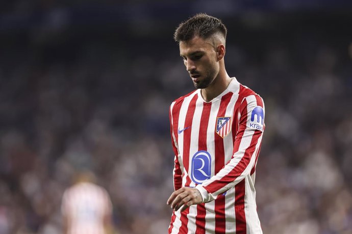Alex Baena of Atletico de Madrid looks on during the Spanish league, La Liga EA Sports, football match played between RCD Espanyol and Atletico de Madrid at RCDE Stadium on August 17, 2025 in Cornella, Barcelona, Spain.