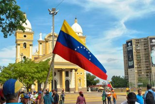Archivo - Bandera de Venezuela en Zulia, en Maracaibo (Venezuela)