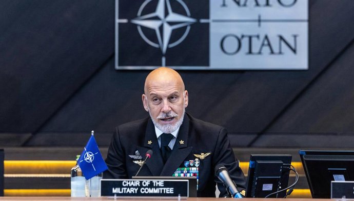 Archivo - El presidente del Comité Militar de la OTAN, el almirante Giuseppe Cavo Dragone.