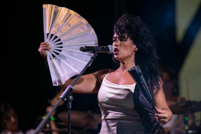 Archivo - Concierto de la artista Maruja Limón en el festival AirénFest, a 12 de julio de 2025, en Campo de Criptana, Castilla-La Mancha (España).