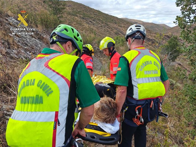 La Guardia Civil rescata a una mujer accidentada en Robres del Castillo