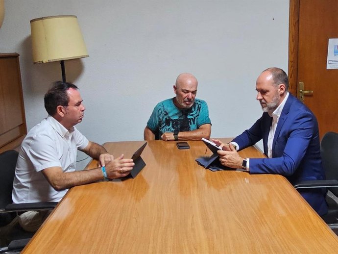 Realizan una primera evaluación de daños tras el incendio de Navalmoralejo y La Estrella