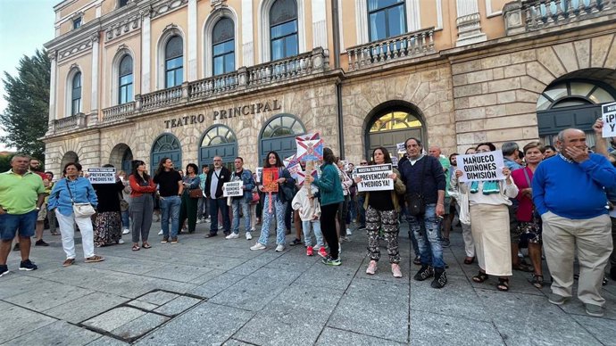 Burgos ha recordado a los trabajadores fallecidos en los incendios y se ha solidarizado con las provincias afectadas