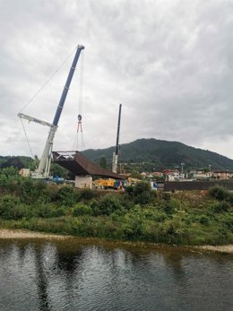 Construcción del nuevo puente de Arriondas
