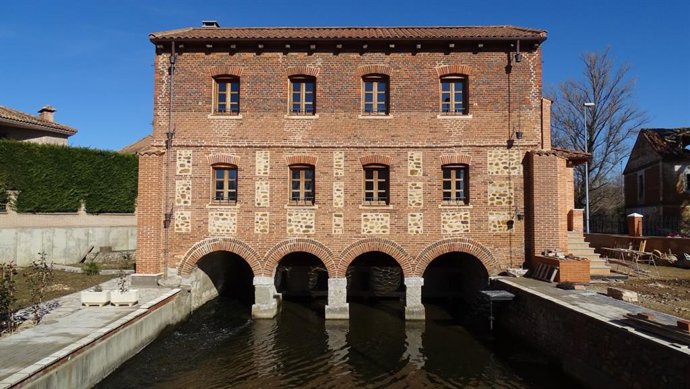 Molino en la presa de Bernesga.