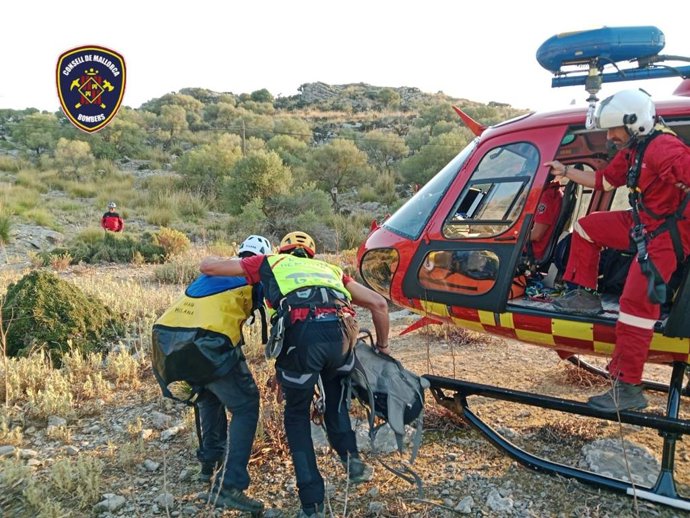 Rescatan sano y salvo a un senderista desorientado en el Puig Major.