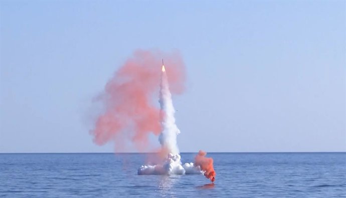 Archivo - Misil Calibre lanzado desde un submarino ruso