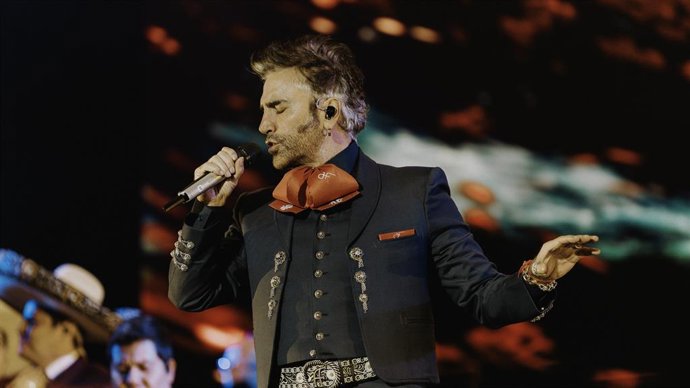 Archivo - El cantante mexicano Alejandro Fernández