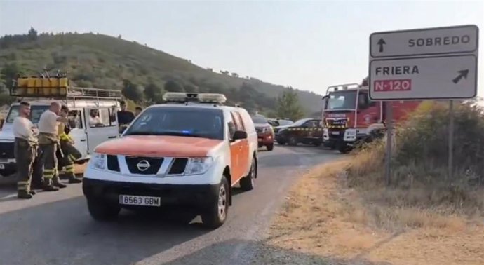 El contingente balear de ayuda sigue en Villarubín (León) luchando contra la reactivación de focos.