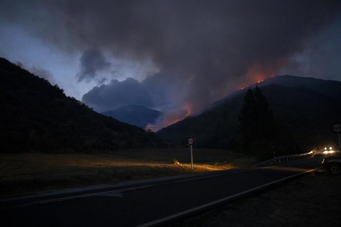 Incendio forestal en Boca de Huérgano, en León 