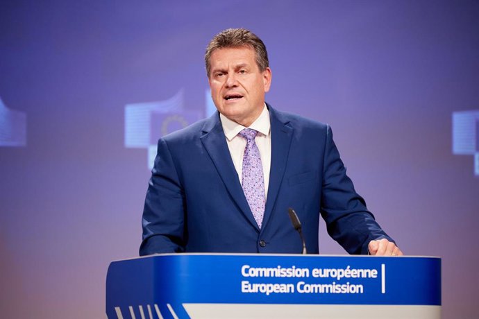 Archivo - HANDOUT - 19 October 2020, Belgium, Brussels: European Commission vice-president in charge for Interinstitutional Relations and Foresight Maros Sefcovic speaks during a video press conference at the European Commission headquarters. Photo: Claud