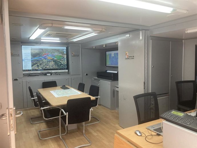 Archivo - Interior de un Puesto de Mando Avanzado de la Junta.