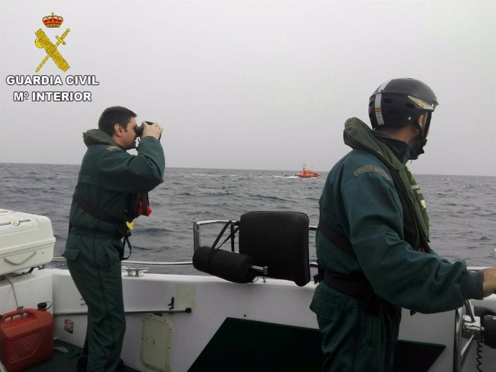 Archivo -    Los equipos de rescate marítimo de la Guardia Civil. 