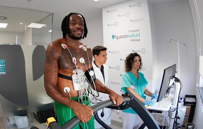Prueba médica al jugador del Unicaja Kendrick Perry.