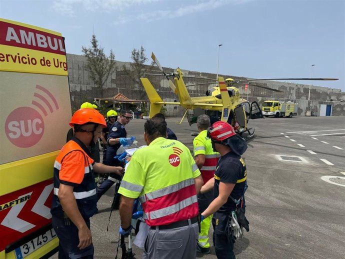 En estado crítico tras caerse a la vía pública desde una altura de tres metros en Mogán (Gran Canaria)