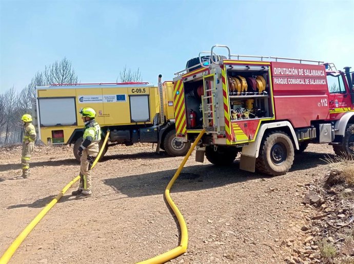 Efectivos de Bomberos de la Diputación de Salamanca en una de sus intervenciones.