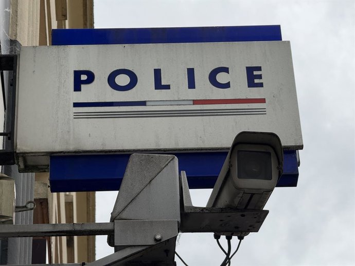 Archivo - Arquivo - Imagem de arquivo de uma delegacia de polícia na França.