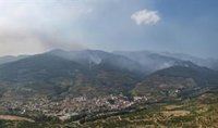 La Guardia Civil sobrevuela la zona afectada por el incendio de Jarilla para detectar posibles reactivaciones